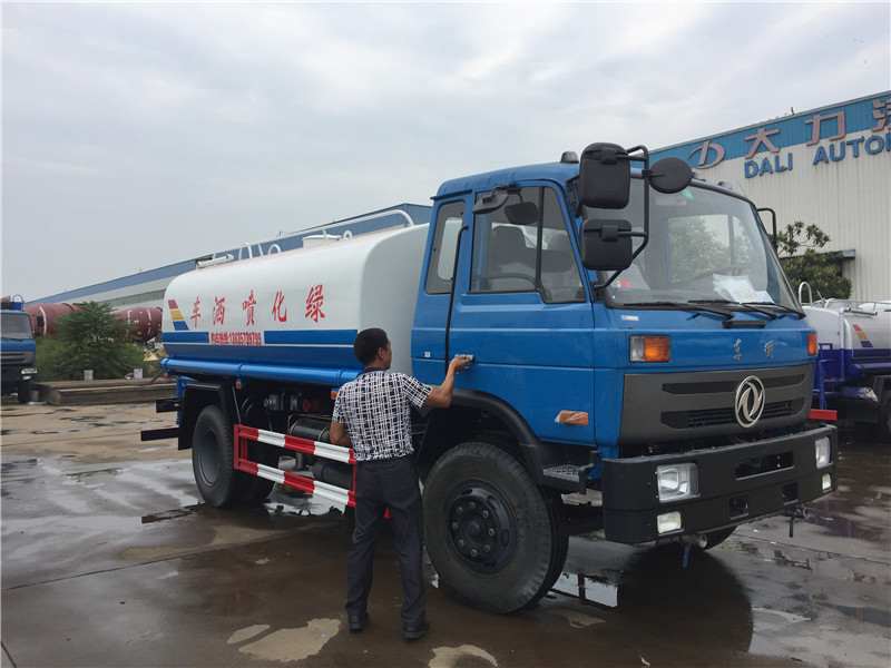 1524191982207929.jpg 灑 水 車39.jpg