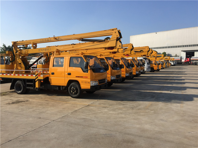 1525940284221312.jpg 高空作業(yè)車08.jpg